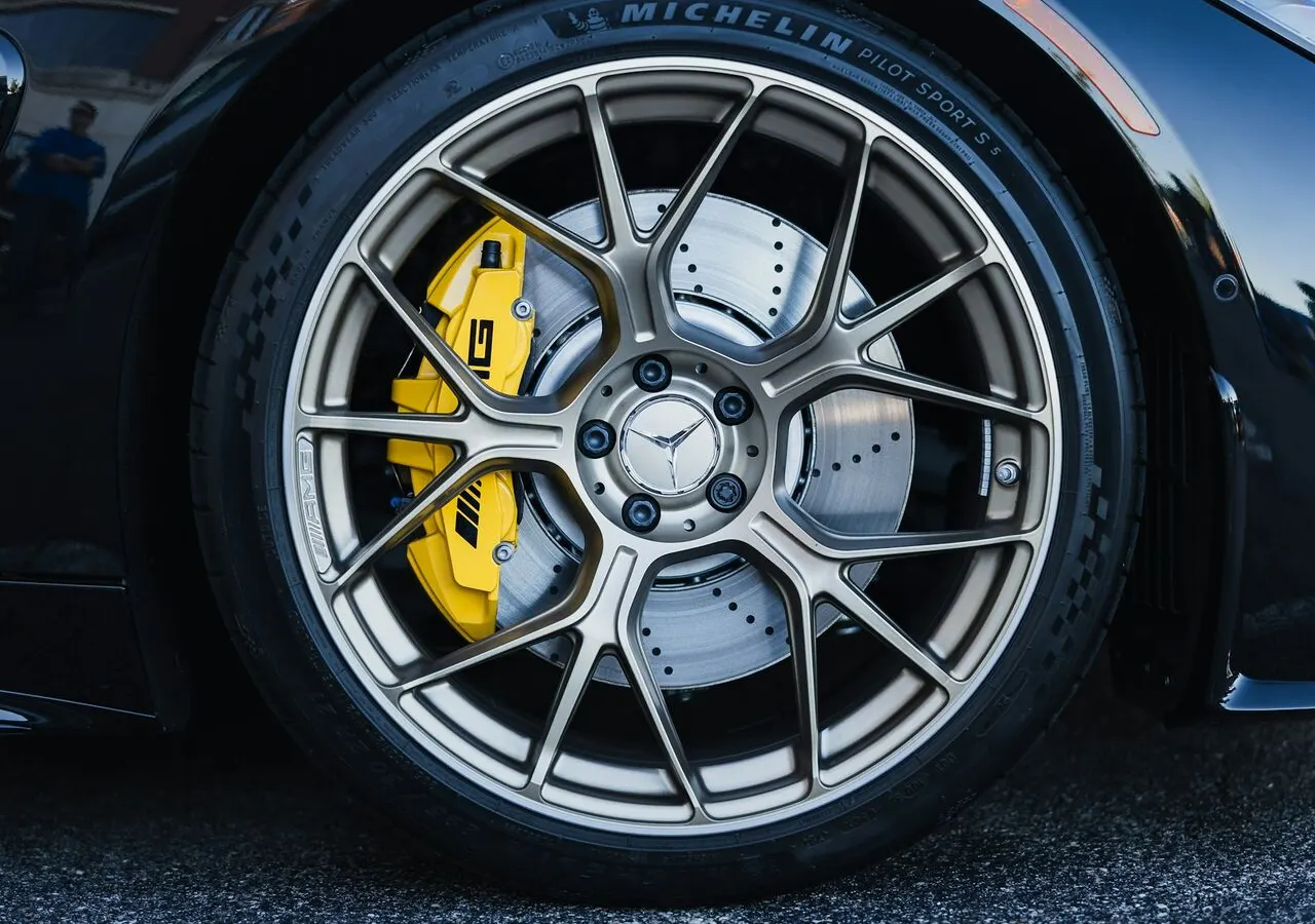 Personalización de llantas y calipers
